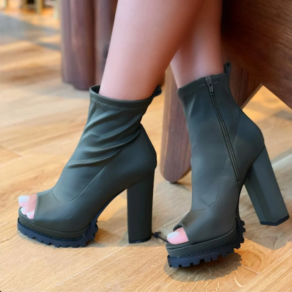 KT Thicker Heeled Boots - Seductive Design